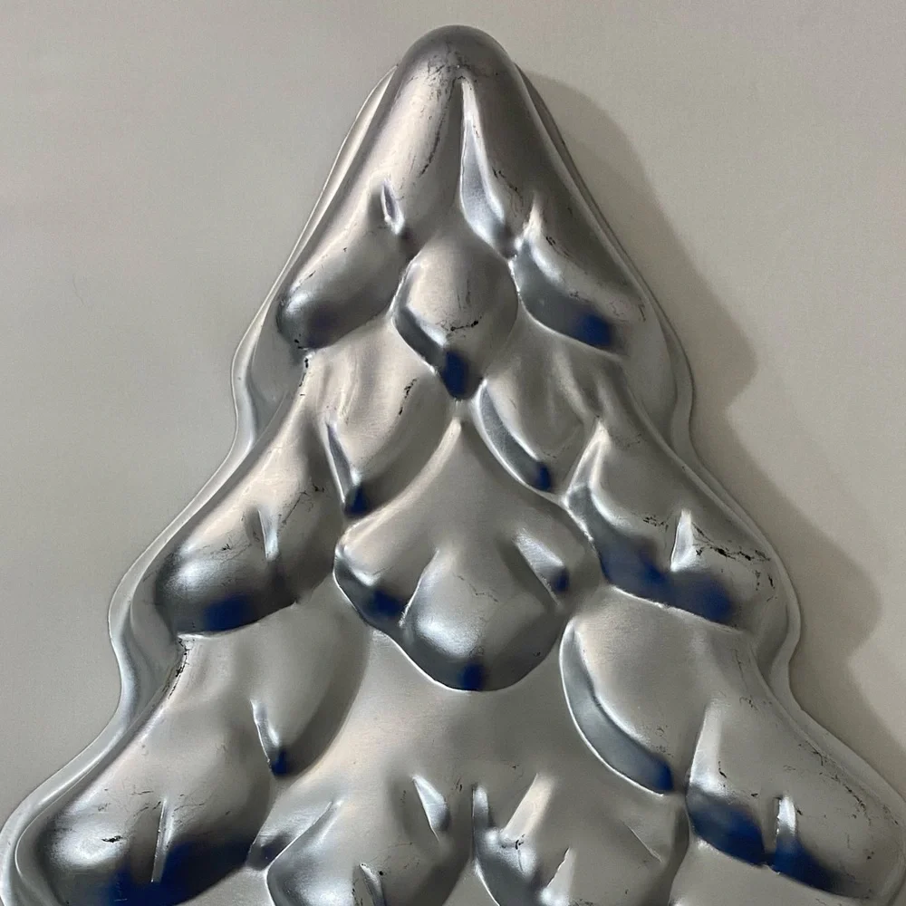 Vintage 1972 Wilton Treeliteful Christmas Cake Pan Holiday Nostalgia Decorated